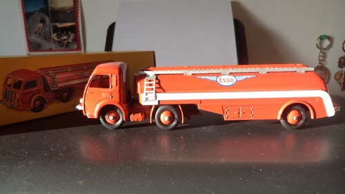 Camion citerne panhard esso - camion,