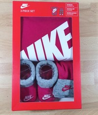 Ensemble trois pièces pour