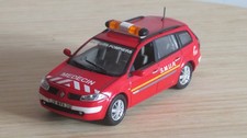 Miniature Renault mégane break pompiers sdis 35 smur médecin 1/43 Eligor