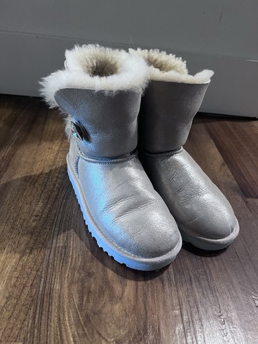 Rare disney ugg boots kids - rare,