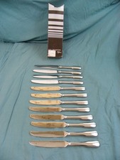 LOT DE 12 COUTEAUX A ENTREMET