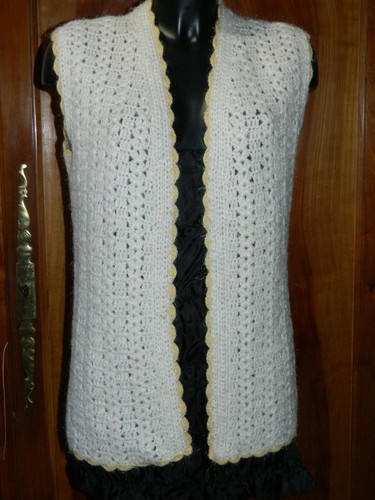 Gilet fait main - main, au