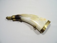 ANCIENNE POIRE A POUDRE CHASSE POUDRIERE