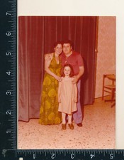 Vintage photo 1976 - Italian woman, man & girl - Palermo