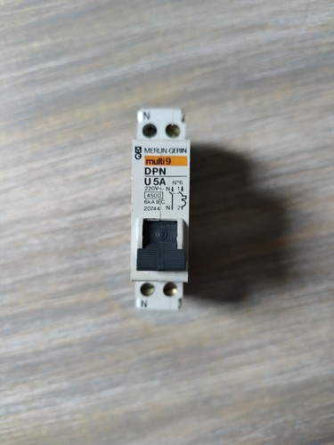 Disjoncteur merlin gerin dpn - disjoncteur,