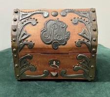 ANCIEN COFFRE STYLE GOTHIQUE BOIS ET CUIVRE TRÈS BEAU TRAVAIL ANSES TÊTE DE LION