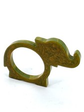 rond de serviette éléphant en bakelite verte olive marbrée 1940s vintage