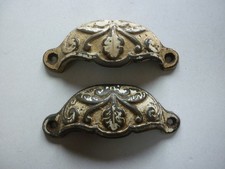 Lot de 2 anciennes poignées