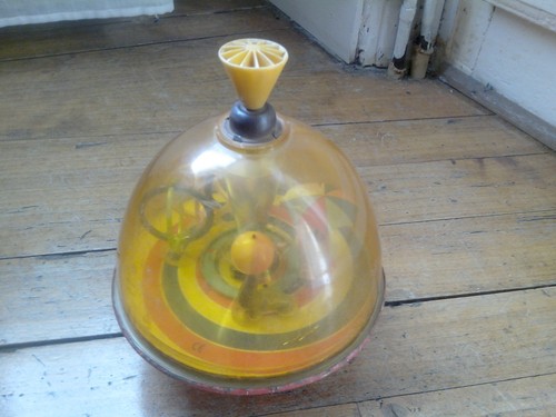 Ancienne toupie tole - ancienne,