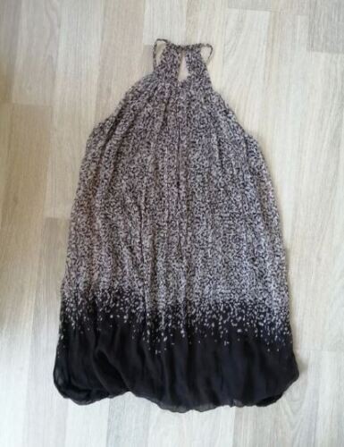 Robe marron épaules