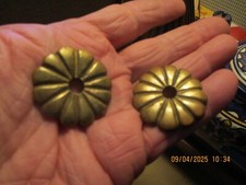 2) Ornement Laiton à Poignée