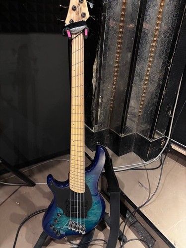 Basse cordes pour - à,