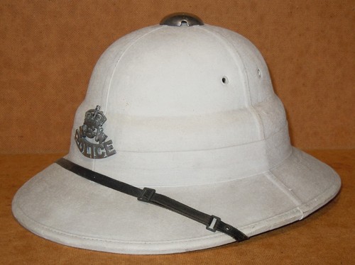 Ancien casque colonial la - de,
