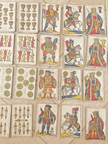 Ancien jeu aluette - jeu,