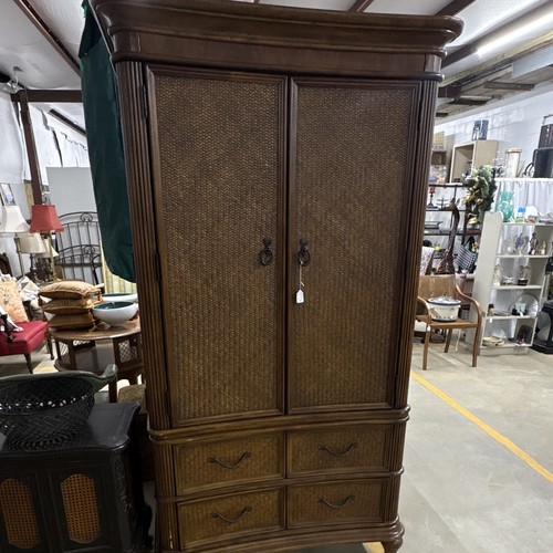 Armoire