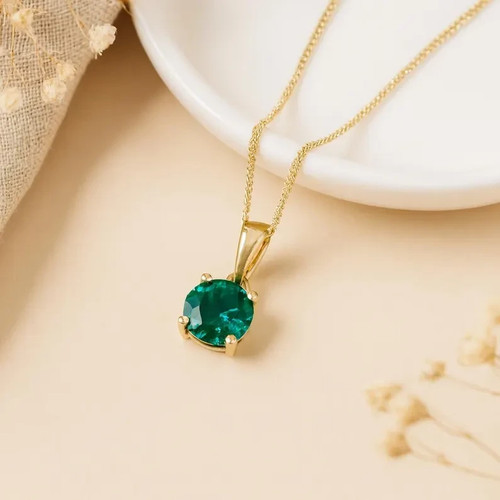 Collier pendentif solitaire