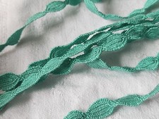 Dentelle galon vintage vert