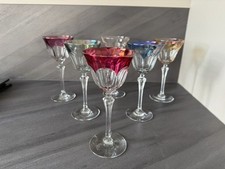 6 Verres A Vin Rouge Couleur Colore  A Identifié