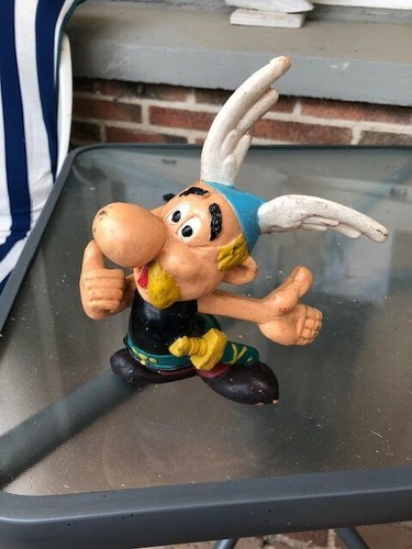 Figurine pouet asterix - ++,