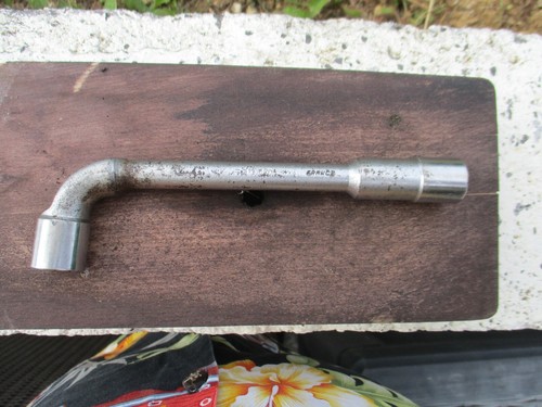 Grosse clé pipe facom - grosse,
