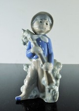 ANCIENE STATUETTE GARÇON