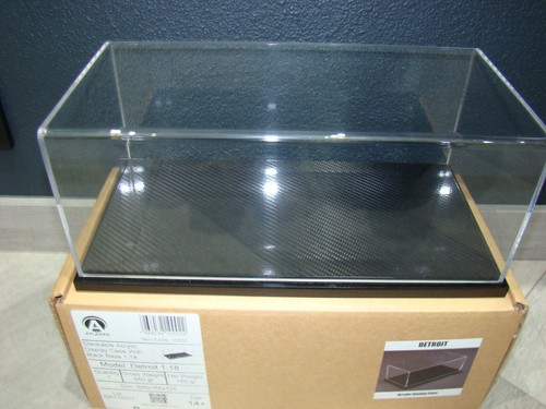 Vitrine eme socle - 1/18,
