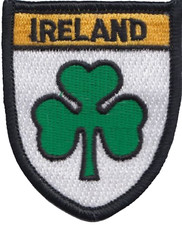 Patch brodé bouclier trèfle