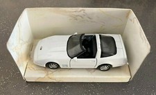 Maisto superior motorized Chevrolet Corvette ZR1 blanche