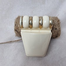 Saturateur de Radiateur Ancien en Porcelaine Blanche – Art Déco