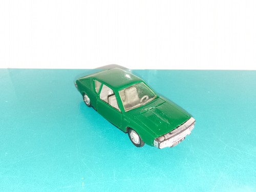 1405264 voiture plastique - voiture, 1/43