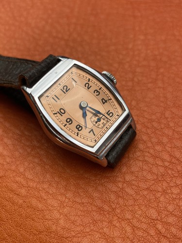 Montre ancienne art - deco, neuve