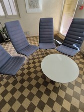 Salon D'accueil Fritz Hansen 1985 Design Part Arne Jacobsen. 