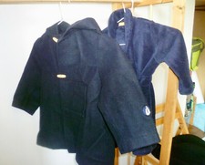 ROBE DE CHAMBRE + MANTEAU BLEUS MARINE 3/4 ANS