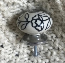 French White Black Floral Ceramic Drawer Pull Cabinet Knob Circle 1.5” Porcelain