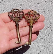 2 Clefs clés anciennes Old key 7,5 cm bronze meuble commode placard serrure N75A