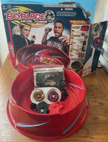 Hasbro beyblade metal - hasbro,