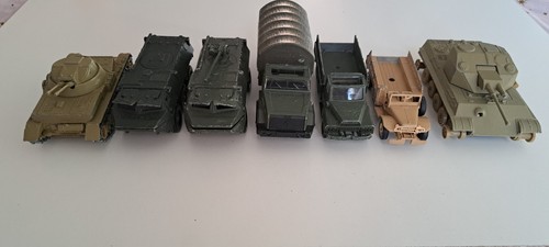 Lot véhicules militaires - 7,