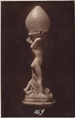 Nus sculptures enfant au - -,