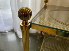 Table basse rectangulaire verre et laiton de style Louis XVI