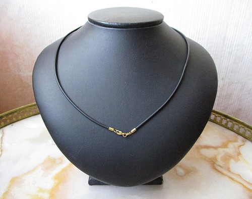 Beau collier ras cou - collier,
