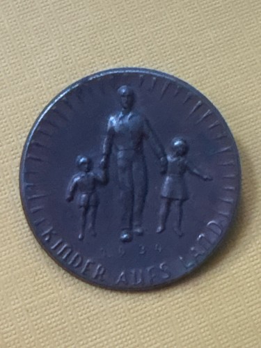 Badge 1934 kinder - badge,