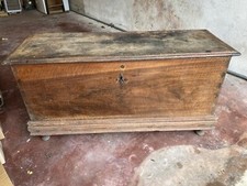 COFFRE ou MAIE en noyer bois massif 18 ème siecle 