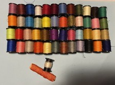 48 PETITES BOBINES DE FIL 50m 100% POLYESTER