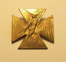 (523) Broche bronze doré  "Journée du poilu 1915", signée René Lalique
