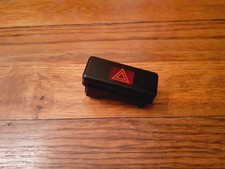 Interrupteur warning BMW 5 E39 / 7 E 38 OEM 8350947    8 350 947