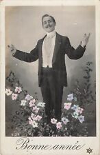 CP LE VIOLONEUX COUPLE A FENETRE ECOUTANT ENFANT JOUANT VIOLON