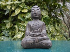 Statue en pierre dure noire