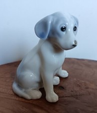 N°2: Ancienne jolie figurine porcelaine PFEFFER GOTHA  Chiot assis. C76
