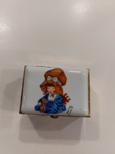 BOITE COUTURE - Nécessaire complet  MINIATURE Sarah Kay 4 cm x 2,8 cm x 1,8 cm