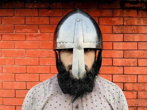 Casque médiéval normand - , en